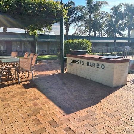 Motel Riverina Leeton Exterior photo