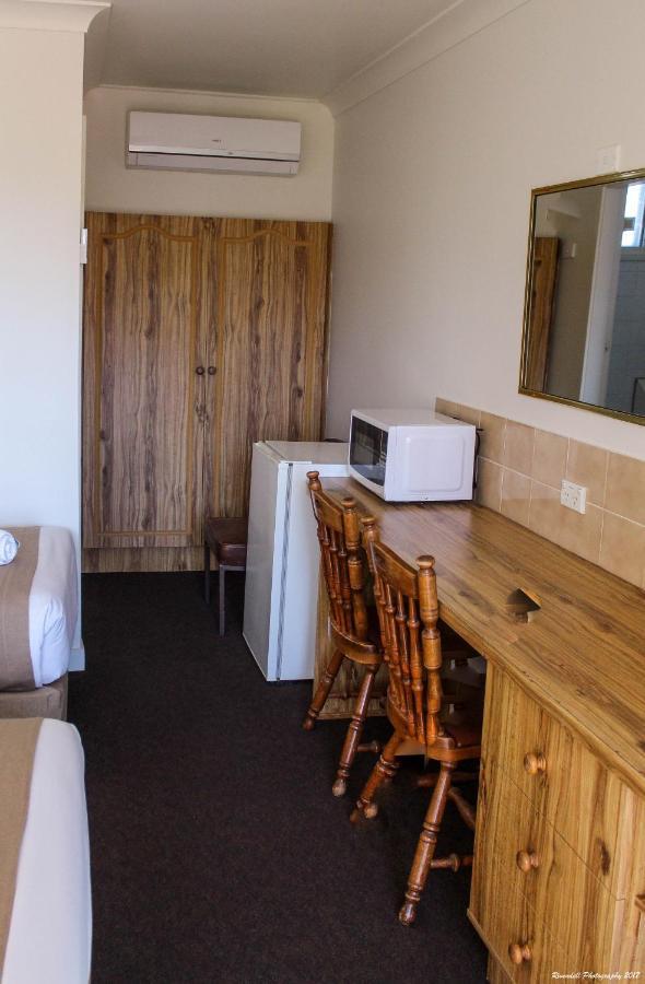 Motel Riverina Leeton Exterior photo