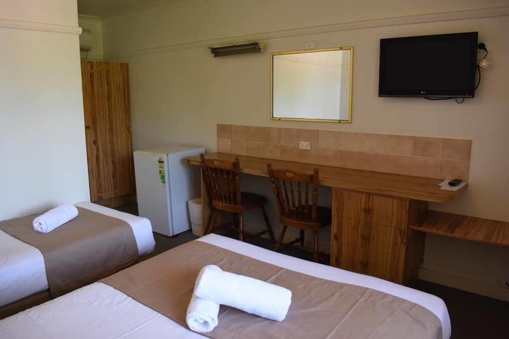 Motel Riverina Leeton Exterior photo